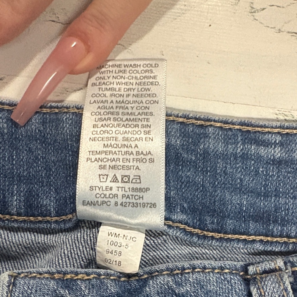 Time and Tru Light Blue Distressed Women's Jeans - Picture 4 of 8